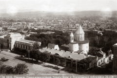 Церковь Кашвети и Зал Славы (Фотография Дмитрия Ермакова)