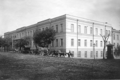 Здание Тифлисского кадетского корпуса (фотография Дмитрия Ермакова)