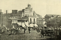 Метехская крепость с Успенским храмом. Вид с площади Моедани