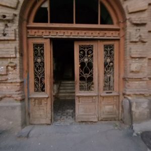 Дом Минаса Мыкертчьянца (Асатиани 58)